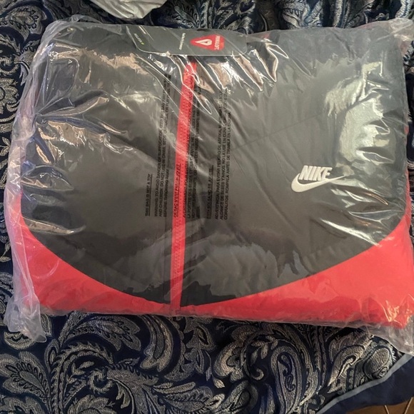 Nike storm fit primaloft puffer jacket men Xxl nwt - Picture 2 of 2